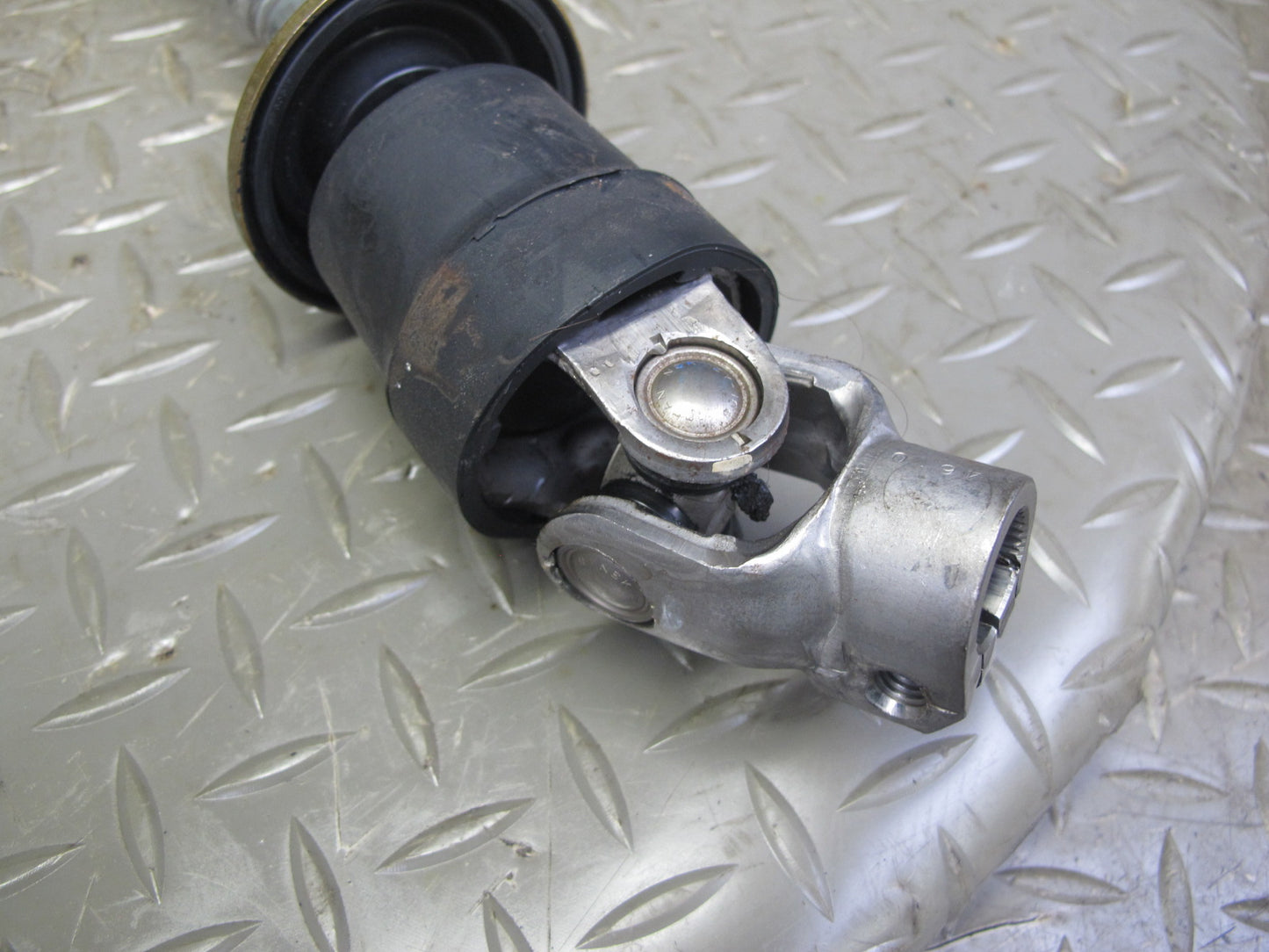 01-06 Lexus UCF30L LS430 Steering Column Lower U Joint Shaft OEM