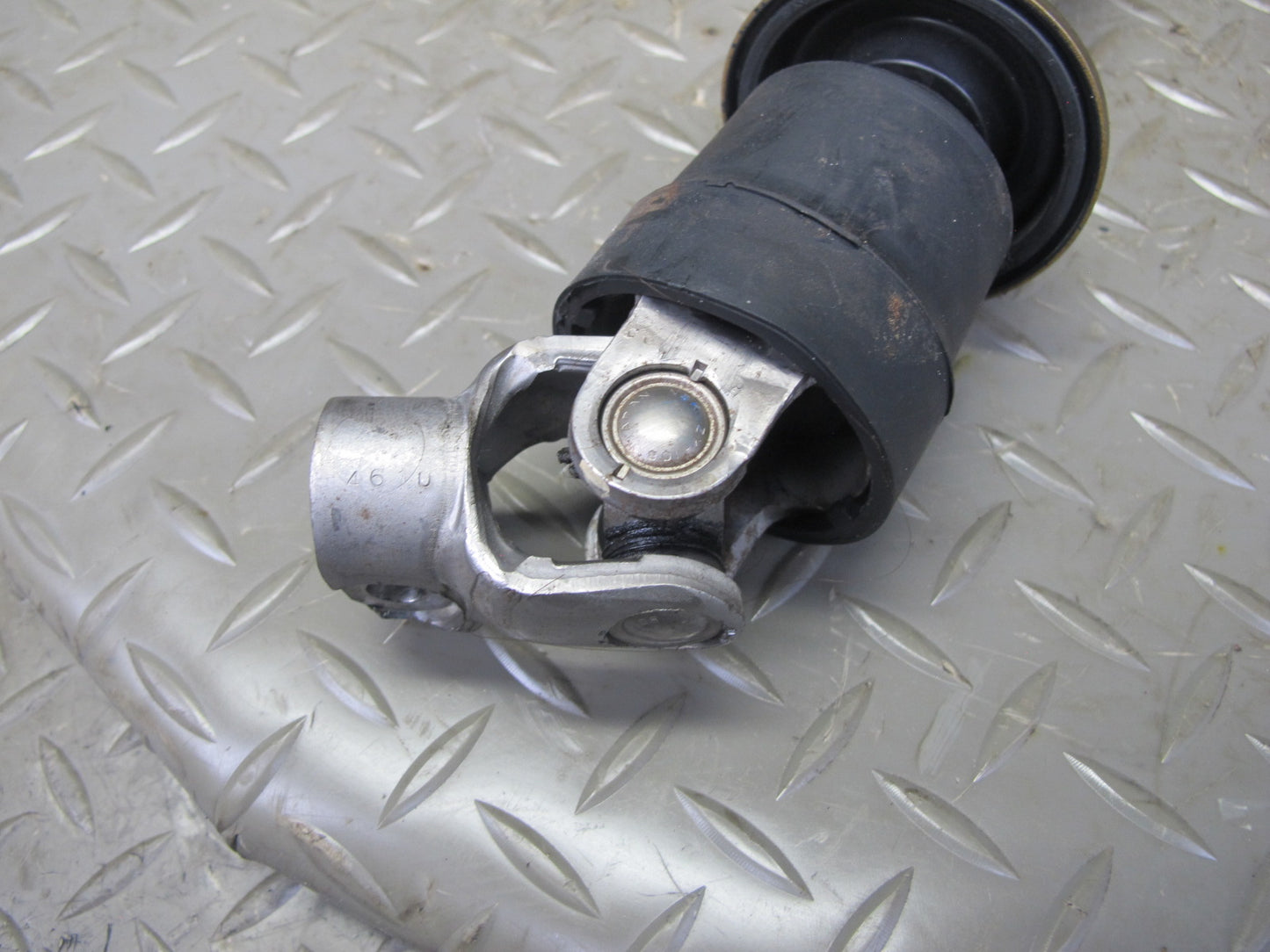 01-06 Lexus UCF30L LS430 Steering Column Lower U Joint Shaft OEM
