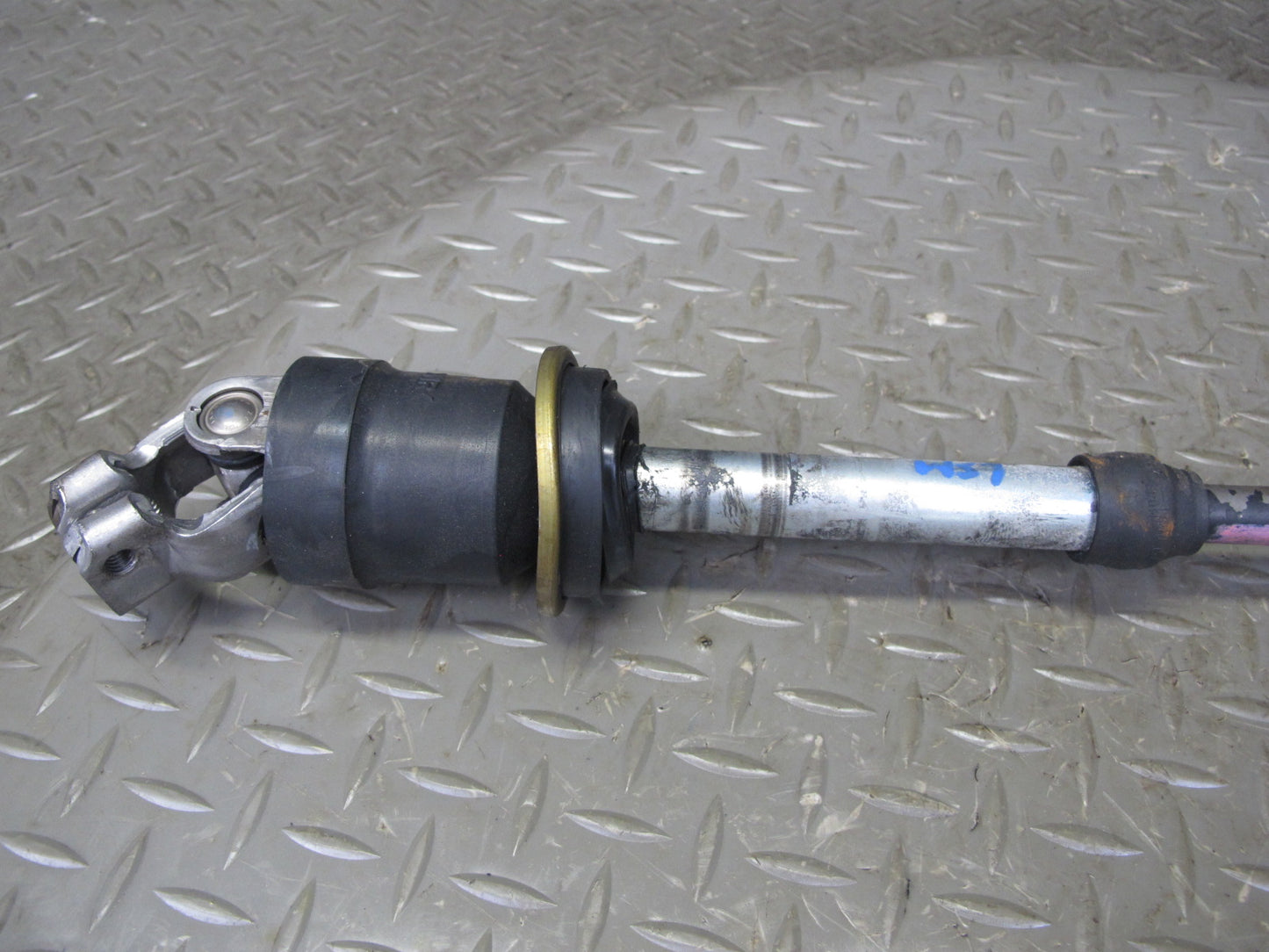 01-06 Lexus UCF30L LS430 Steering Column Lower U Joint Shaft OEM