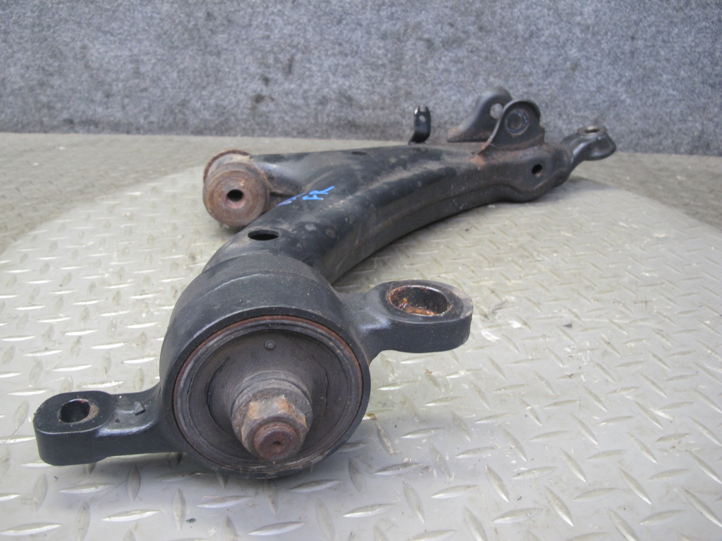 01-06 Lexus UCF30L LS430 RWD Front Right Suspension Lower Control Arm OEM