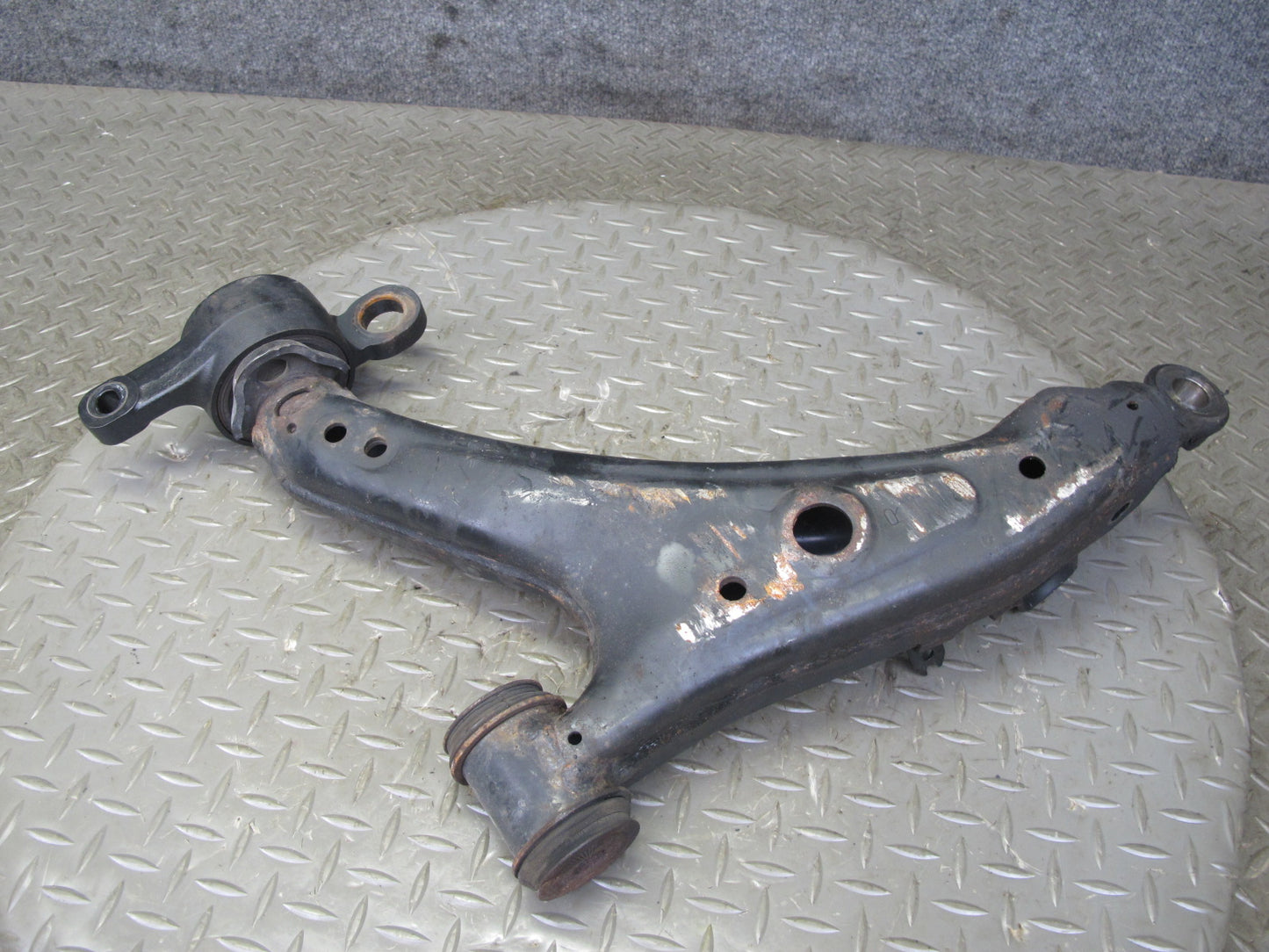 01-06 Lexus UCF30L LS430 RWD Front Right Suspension Lower Control Arm OEM