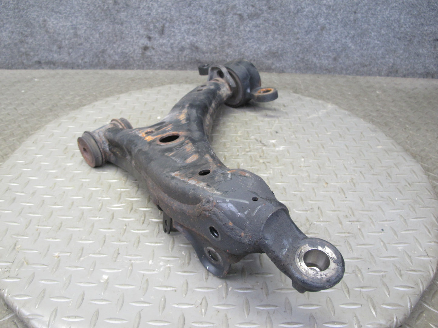 01-06 Lexus UCF30L LS430 RWD Front Right Suspension Lower Control Arm OEM