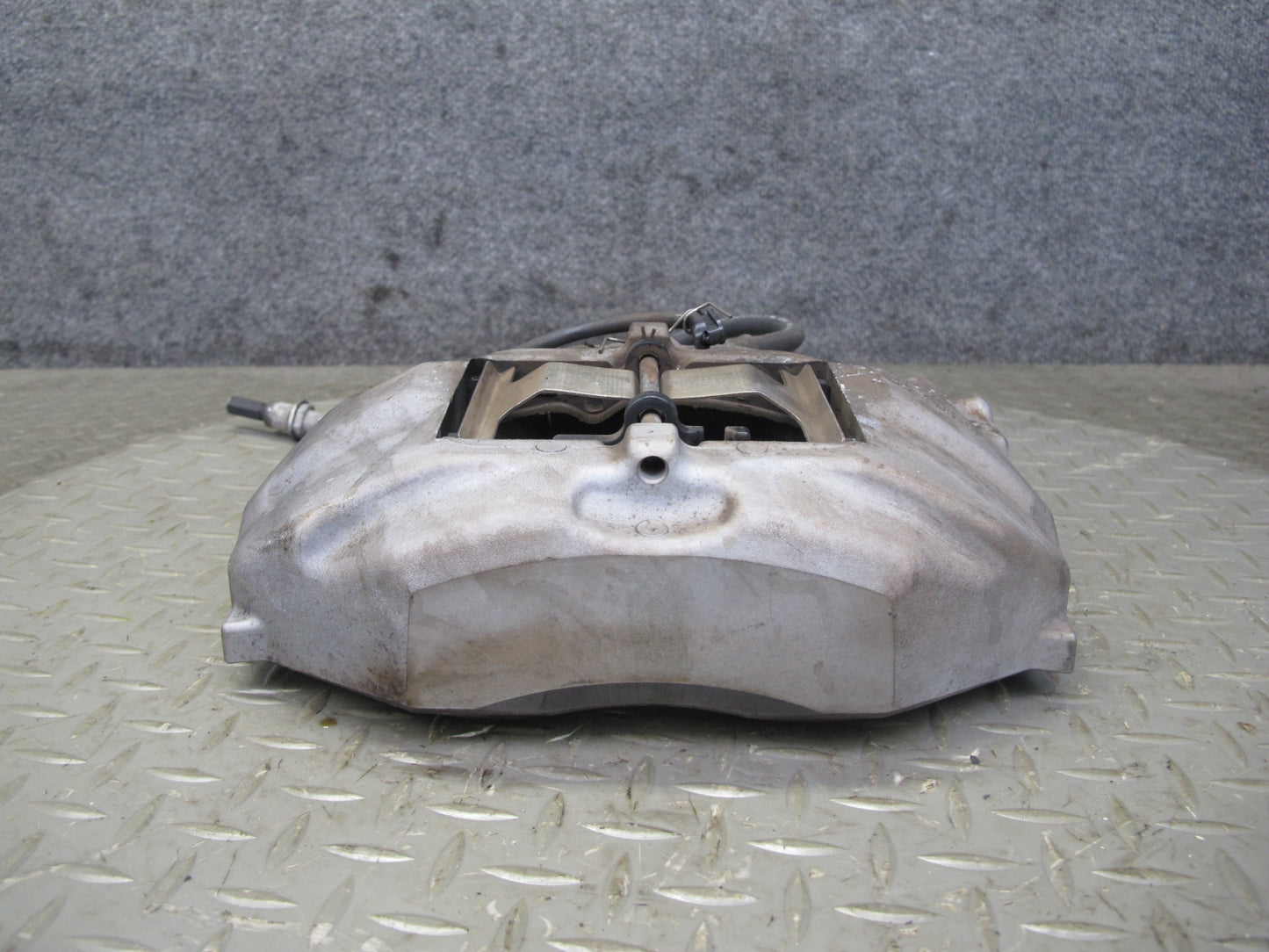 01-06 Lexus UCF30L LS430 Set of 2 Front Left & Right Sumitomo Brake Caliper OEM