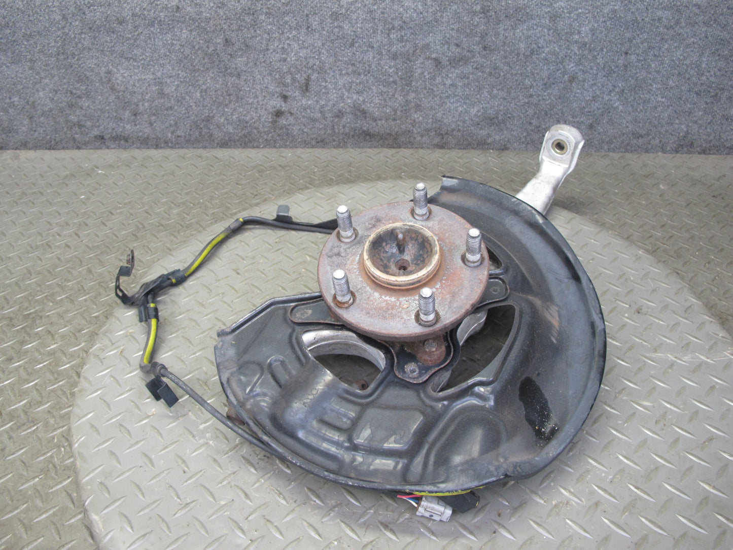 01-06 Lexus UCF30L LS430 RWD Front Right Spindle Knuckle Wheel Hub Bearing OEM