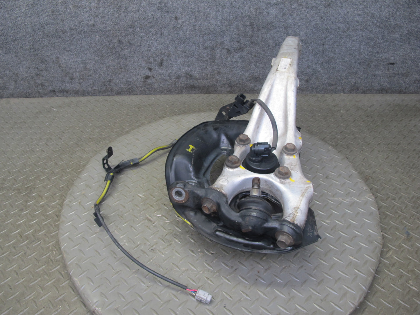 01-06 Lexus UCF30L LS430 RWD Front Right Spindle Knuckle Wheel Hub Bearing OEM