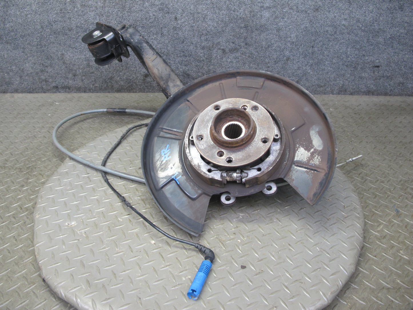 01-06 BMW E46 M3 S54 Rear Right Spindle Knuckle Wheel Hub Bearing Trailing Arm