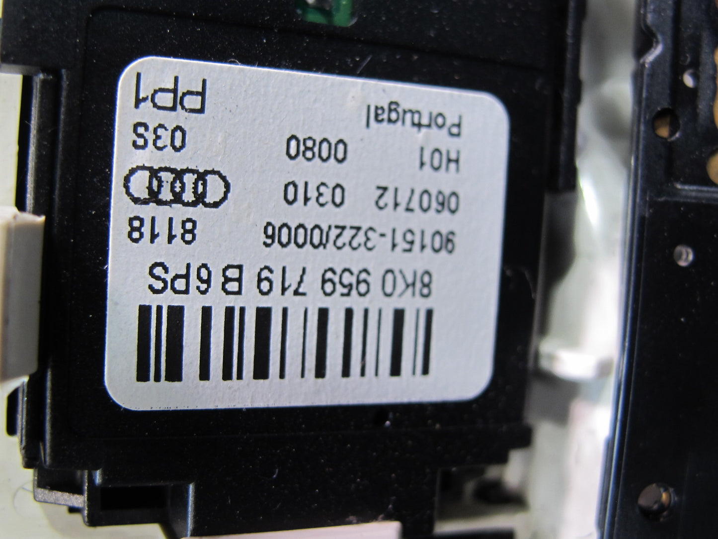 13-16 Audi A4 S4 B8 Overhead Dome Light Switch Panel w Homelink 8T0947135BM OEM