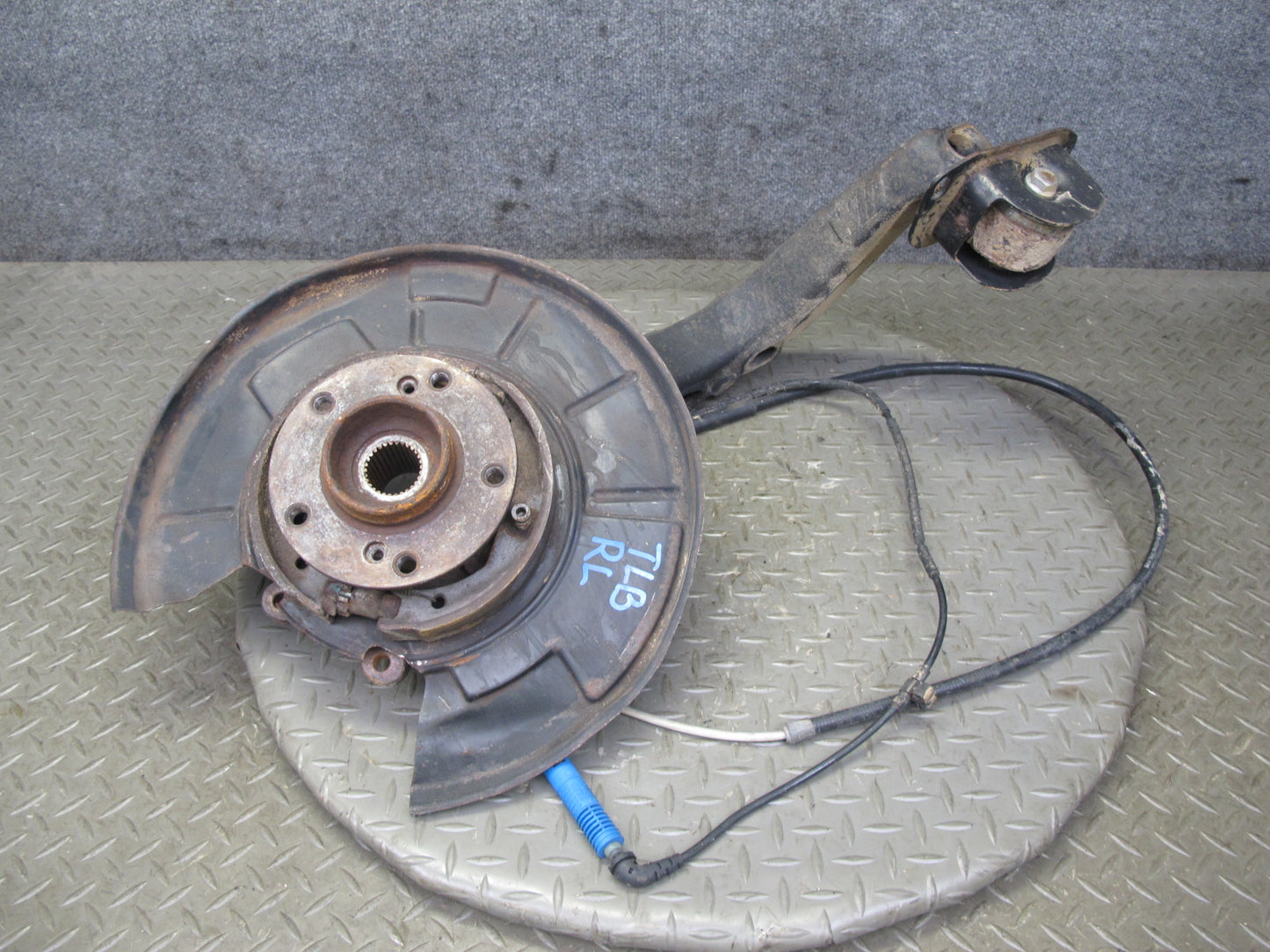 01-06 BMW E46 M3 S54 Rear Left Spindle Knuckle Wheel Hub Bearing Trailing Arm