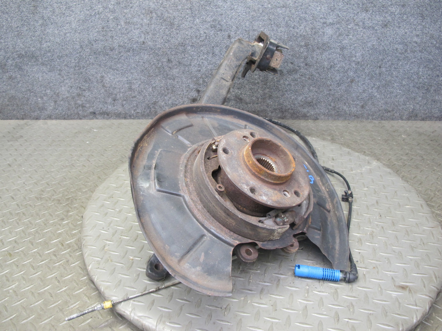 01-06 BMW E46 M3 S54 Rear Left Spindle Knuckle Wheel Hub Bearing Trailing Arm