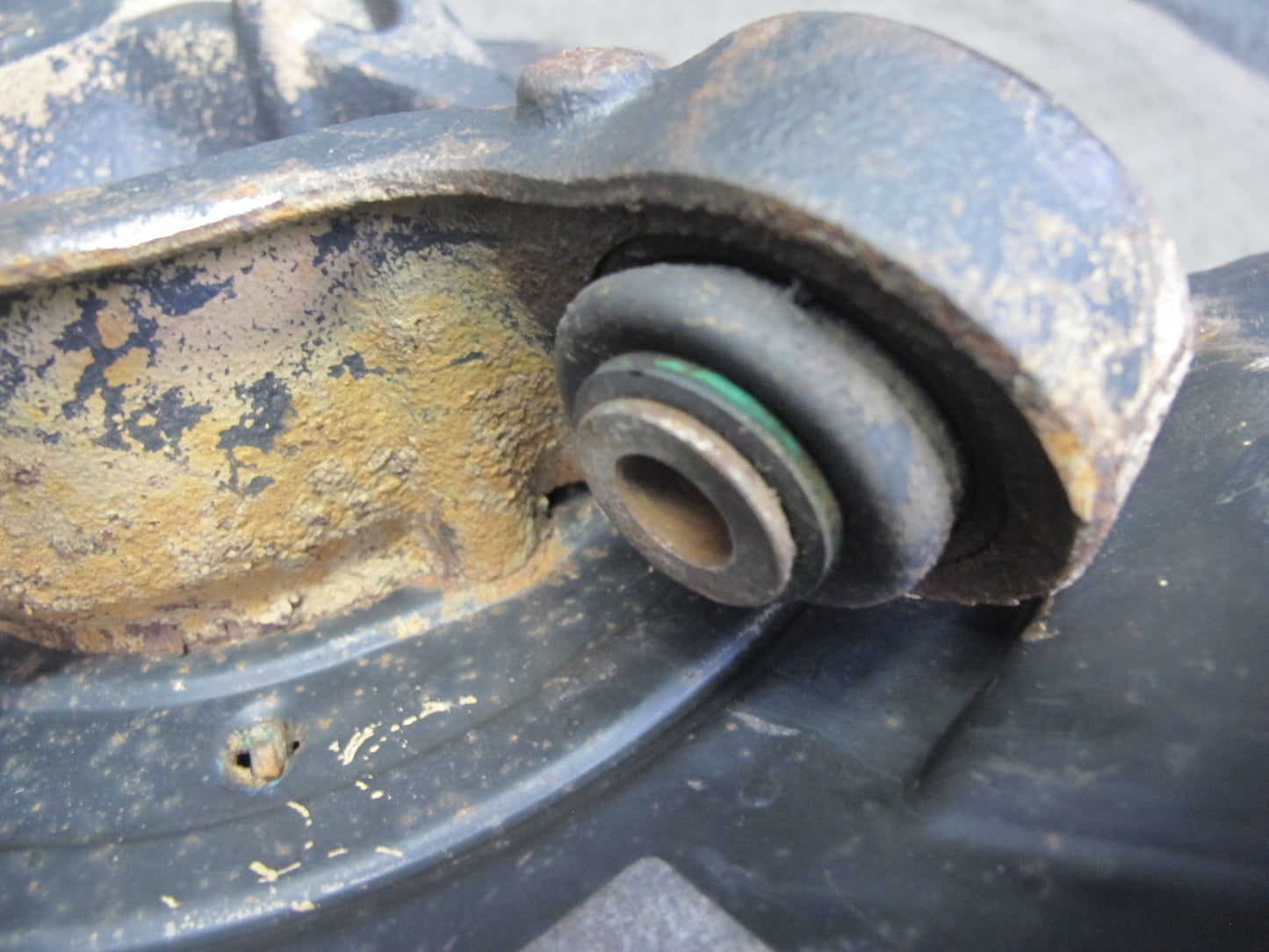 01-06 BMW E46 M3 S54 Rear Left Spindle Knuckle Wheel Hub Bearing Trailing Arm