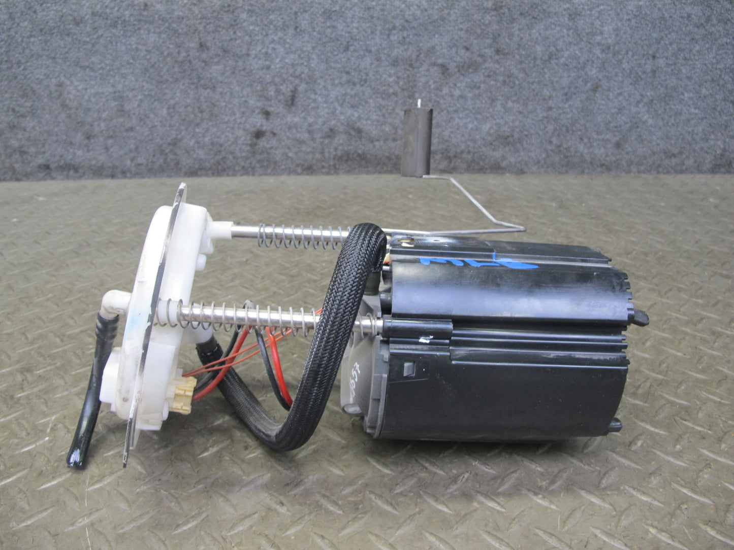 2017-2020 Maserati Levante M161 3.0L Left Side Fuel Pump Level Sending Unit