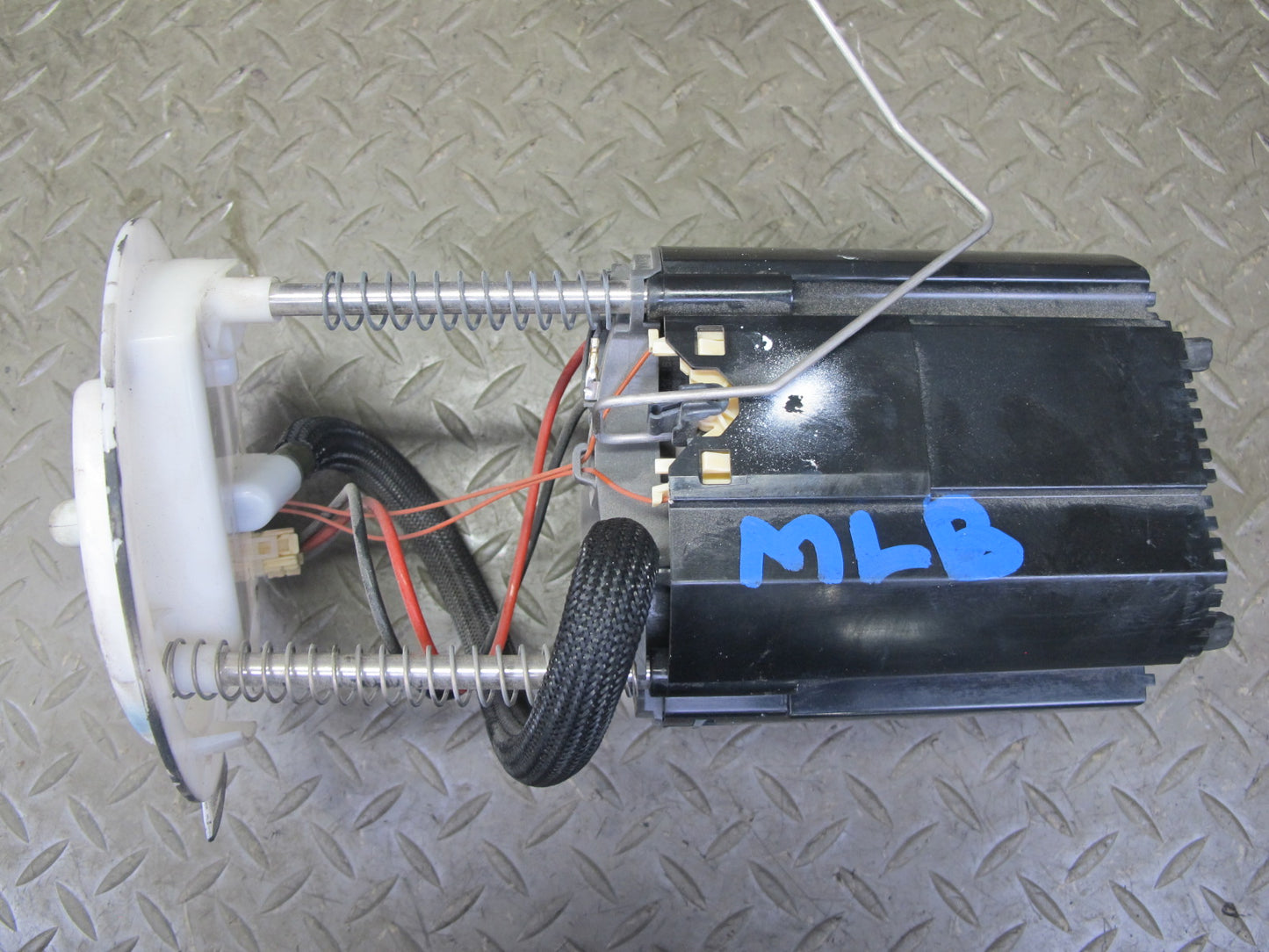2017-2020 Maserati Levante M161 3.0L Left Side Fuel Pump Level Sending Unit