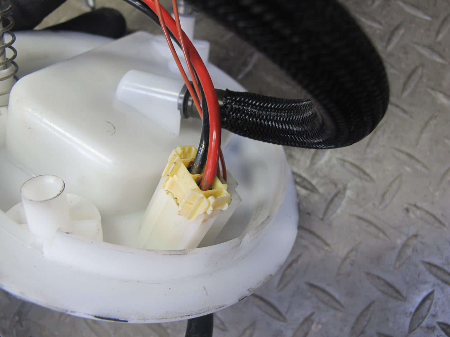 2017-2020 Maserati Levante M161 3.0L Left Side Fuel Pump Level Sending Unit