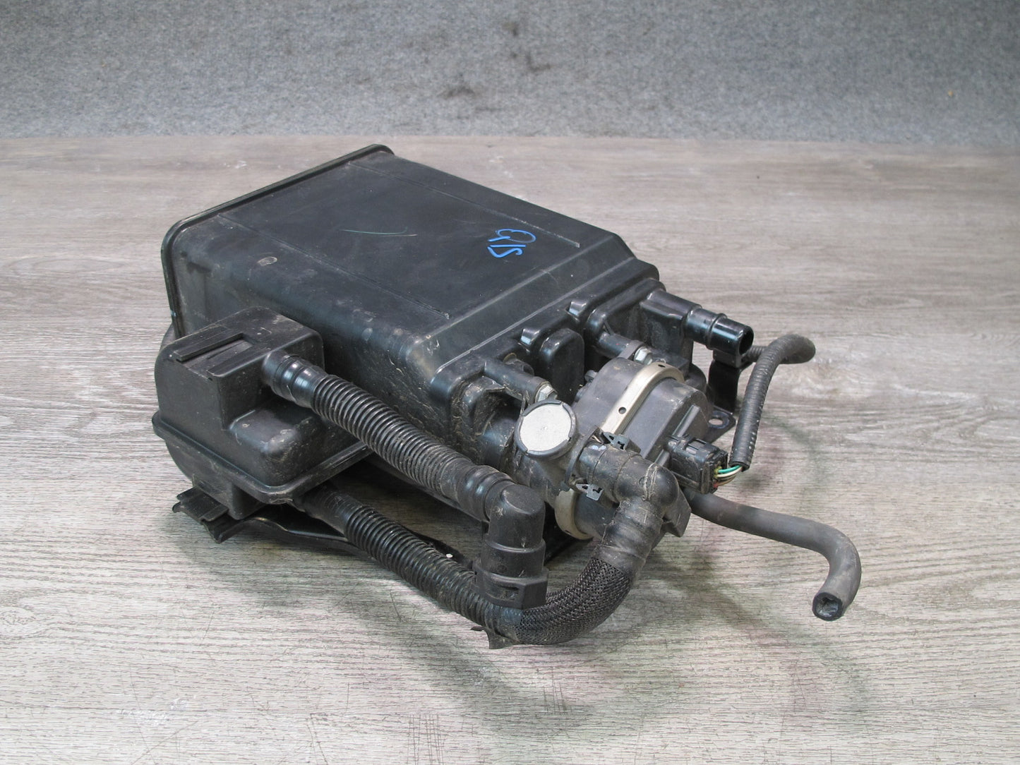 06-13 Lexus IS350 IS250 Fuel Evap Vapor Charcoal Canister w Pump Assembly OEM