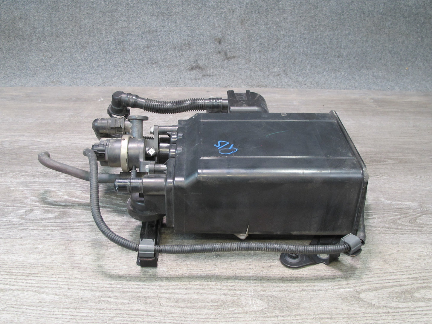 06-13 Lexus IS350 IS250 Fuel Evap Vapor Charcoal Canister w Pump Assembly OEM