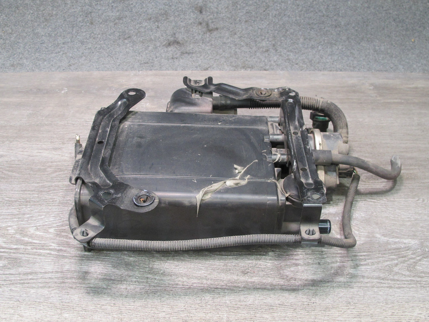 06-13 Lexus IS350 IS250 Fuel Evap Vapor Charcoal Canister w Pump Assembly OEM
