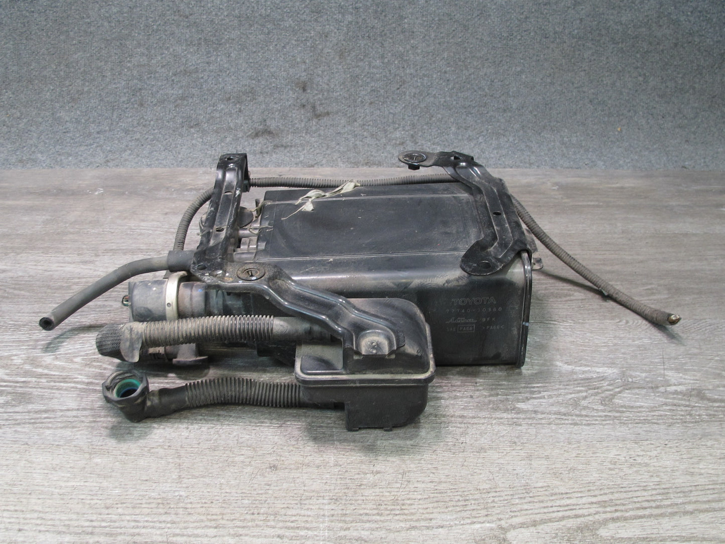 06-13 Lexus IS350 IS250 Fuel Evap Vapor Charcoal Canister w Pump Assembly OEM