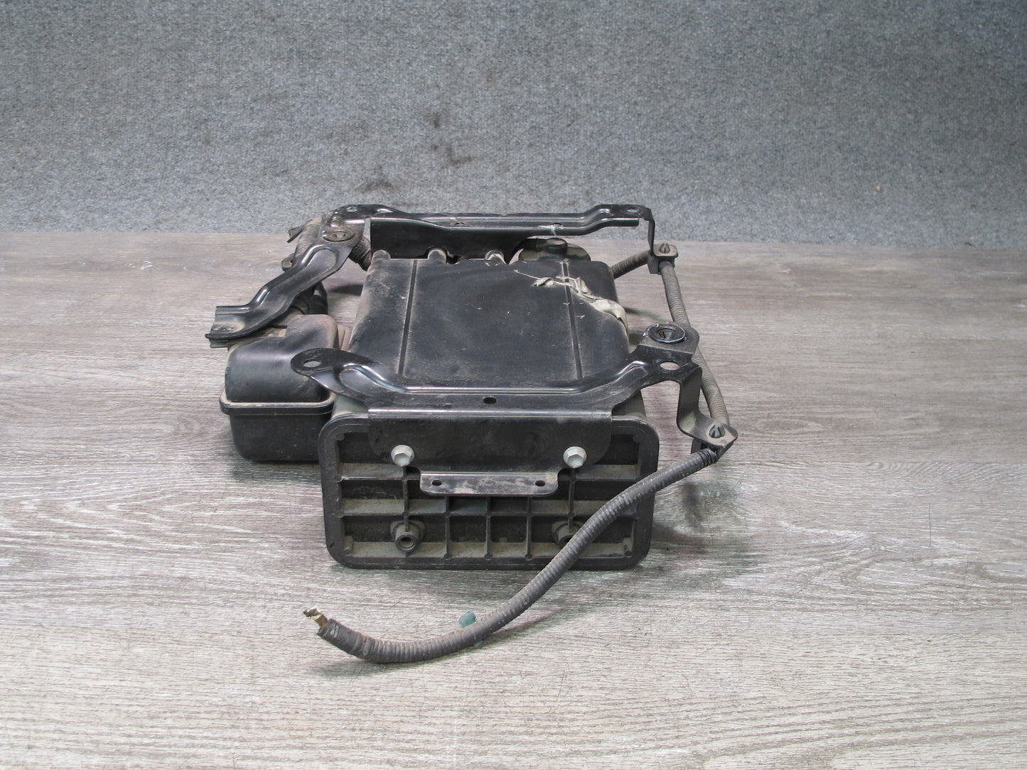 06-13 Lexus IS350 IS250 Fuel Evap Vapor Charcoal Canister w Pump Assembly OEM