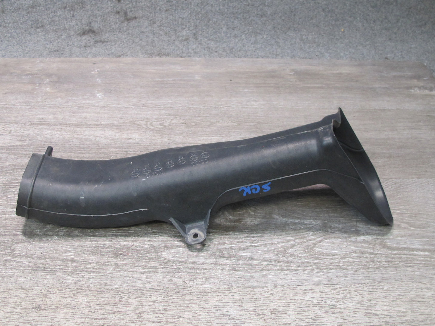 02-05 Lexus Z40 SC430 3UZFE Set of 2 Air Intake Duct Pipe Tube Guide OEM