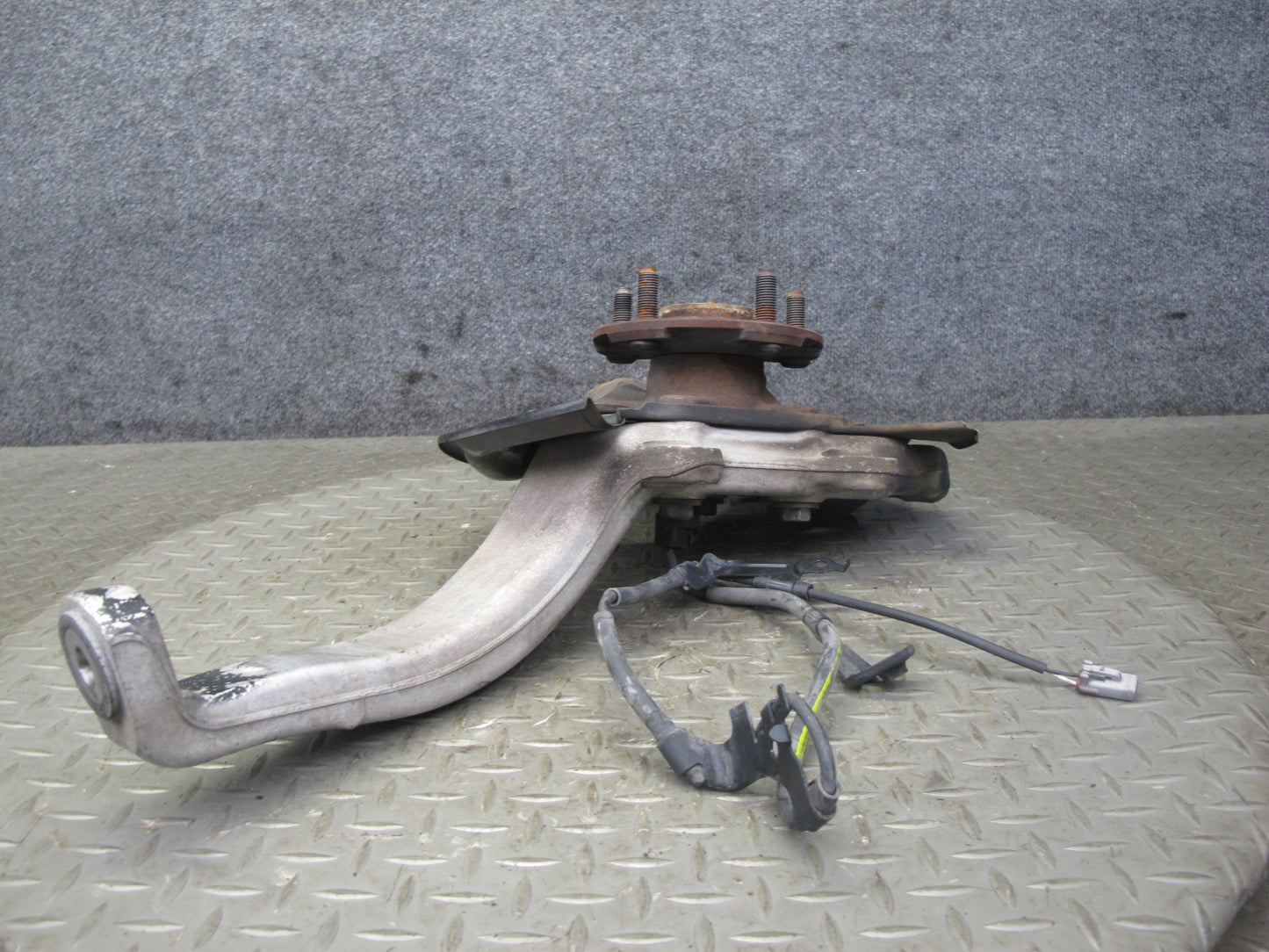 06-13 Lexus GSE20L IS250 RWD Front Right Spindle Knuckle Wheel Hub Bearing OEM