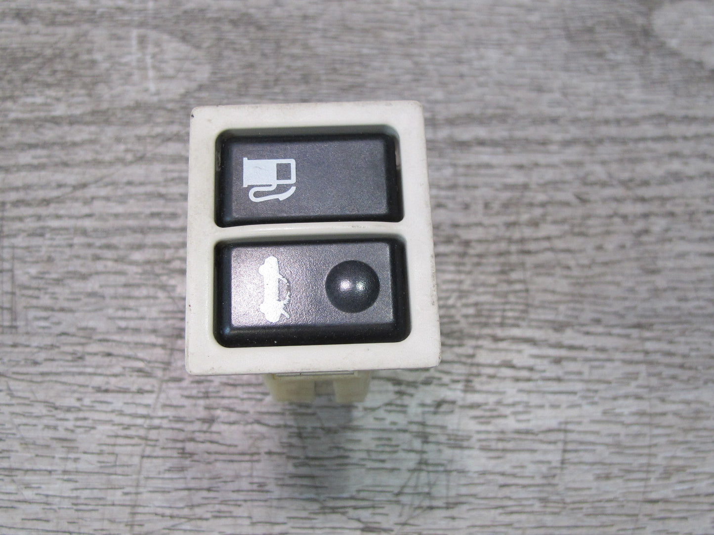 02-10 Lexus Z40 SC430 Trunk Lid Release Fuel Door Lock Unlock Button Switch OEM