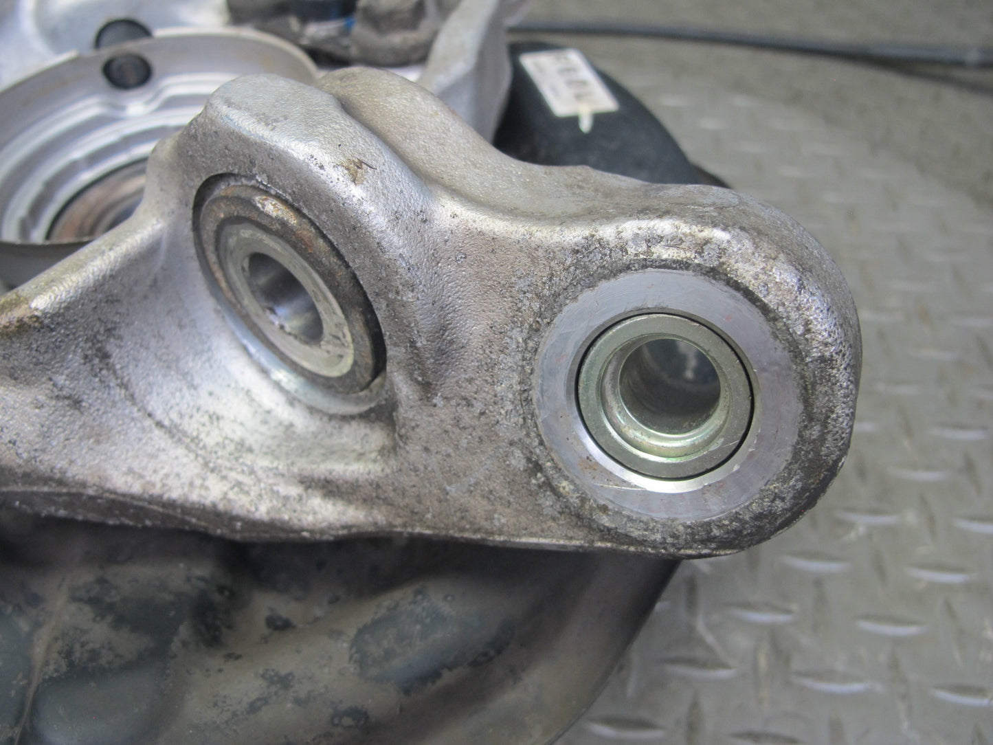 01-06 Lexus LS430 UCF30L RWD Rear Left Spindle Knuckle Wheel Hub Bearing OEM