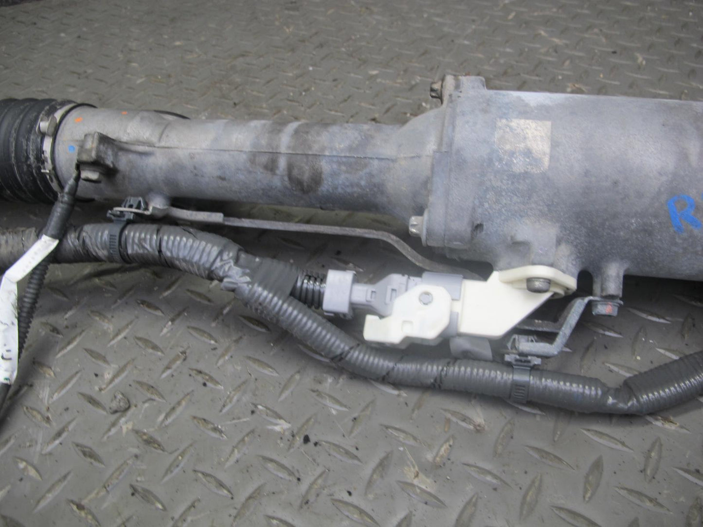 10-15 Lexus IS350 IS250 Convertible RWD Power Steering Rack & Pinion Gear OEM