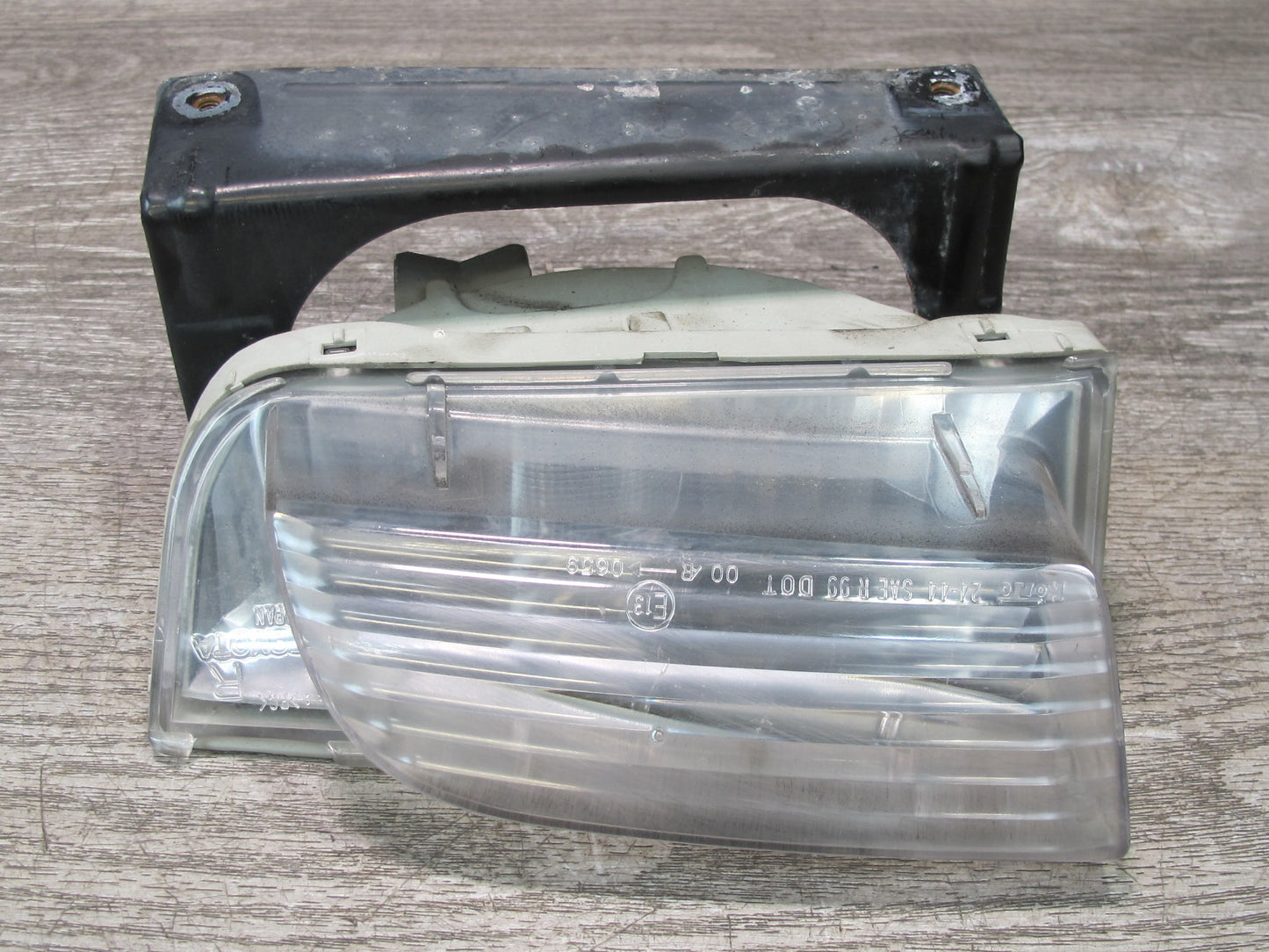 02-05 Lexus SC430 Set of 2 Rear Bumper Left & Right Backup Reverse Light OEM