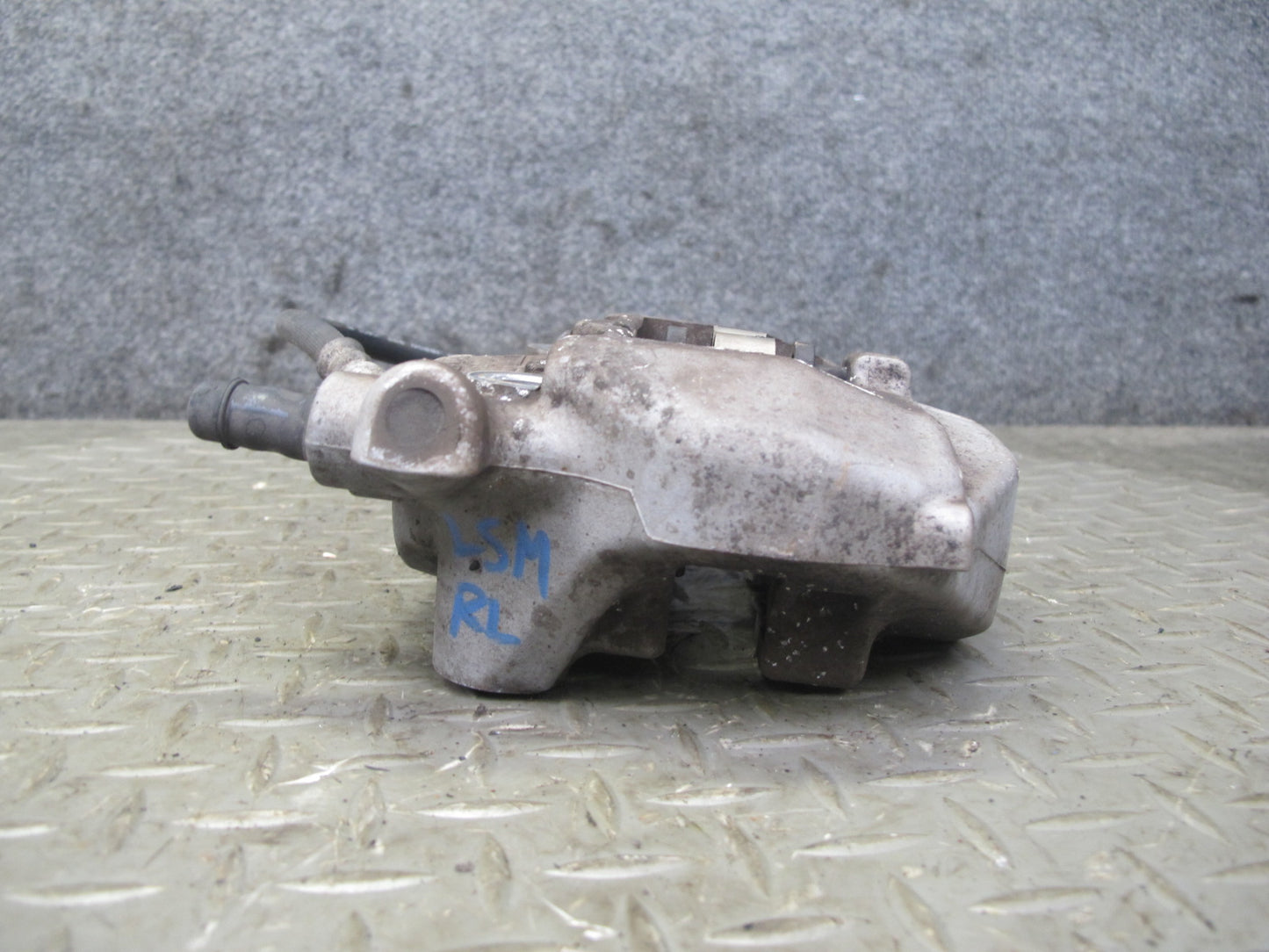 01-06 Lexus UCF30L LS430 Set of 2 Rear Left & Right Sumitomo Brake Caliper OEM