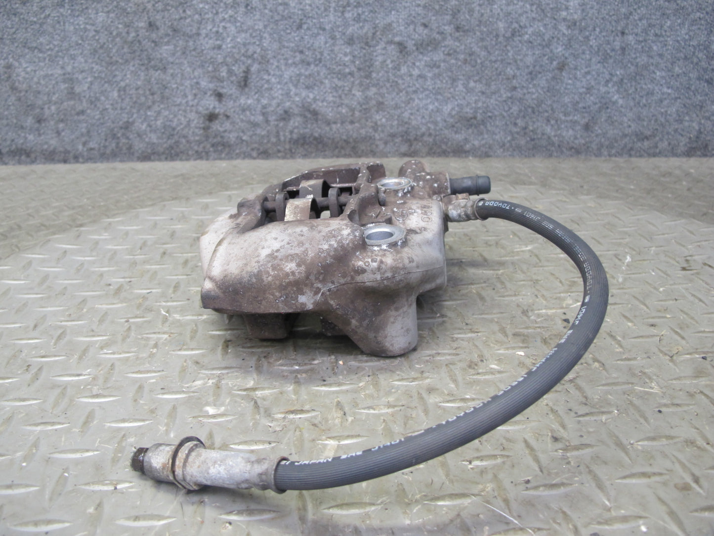 01-06 Lexus UCF30L LS430 Set of 2 Rear Left & Right Sumitomo Brake Caliper OEM