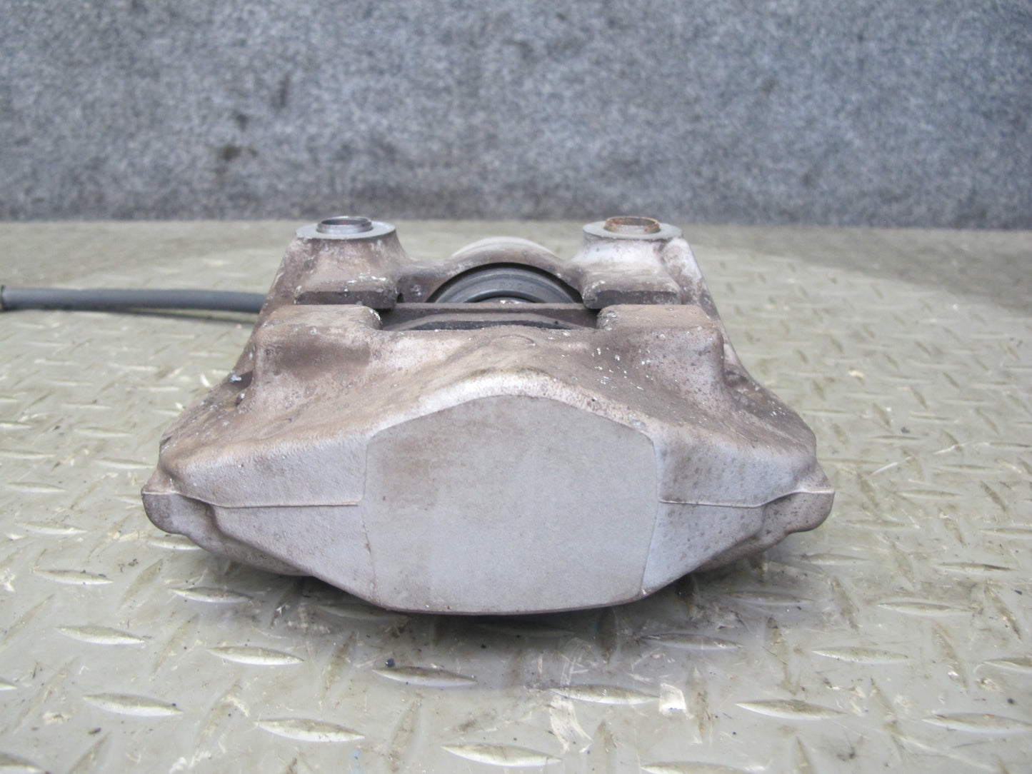 01-06 Lexus UCF30L LS430 Set of 2 Rear Left & Right Sumitomo Brake Caliper OEM