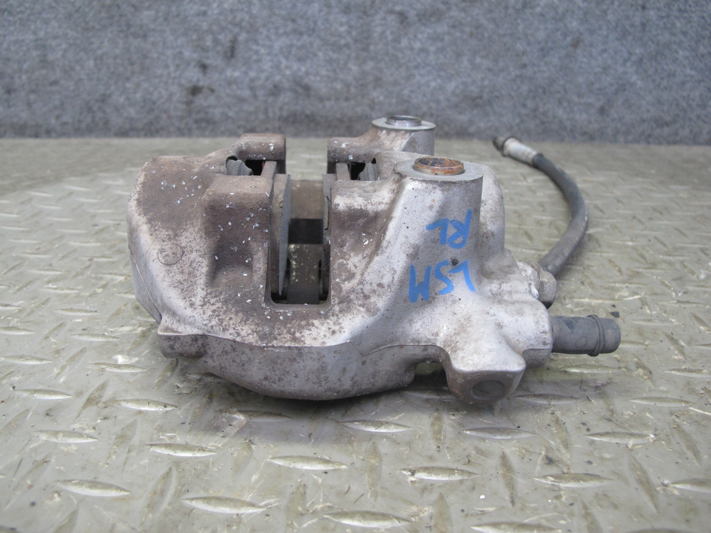 01-06 Lexus UCF30L LS430 Set of 2 Rear Left & Right Sumitomo Brake Caliper OEM