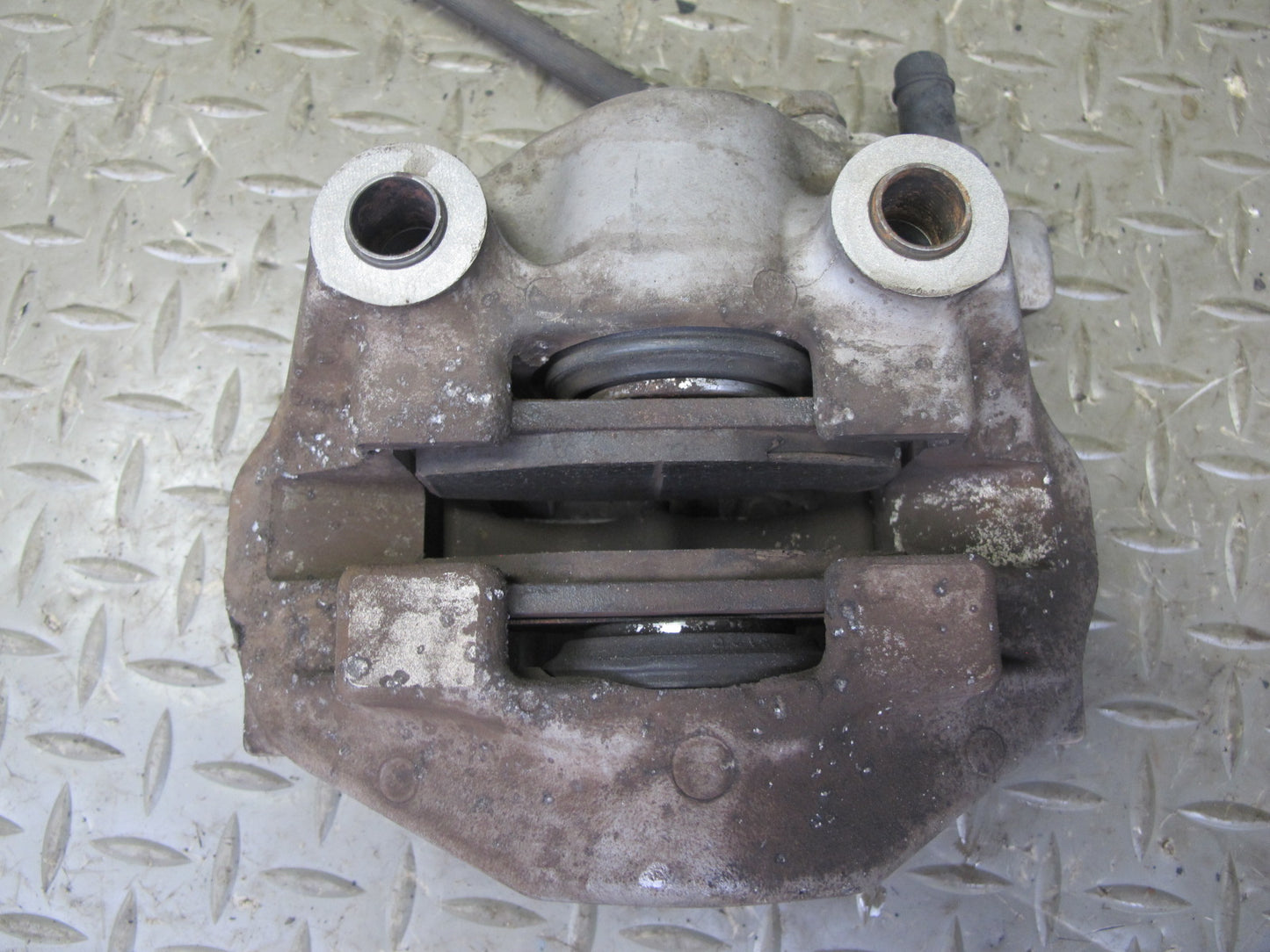 01-06 Lexus UCF30L LS430 Set of 2 Rear Left & Right Sumitomo Brake Caliper OEM