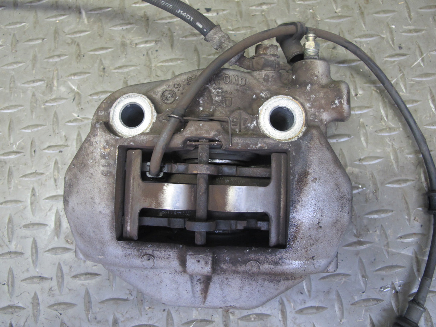 01-06 Lexus UCF30L LS430 Set of 2 Rear Left & Right Sumitomo Brake Caliper OEM