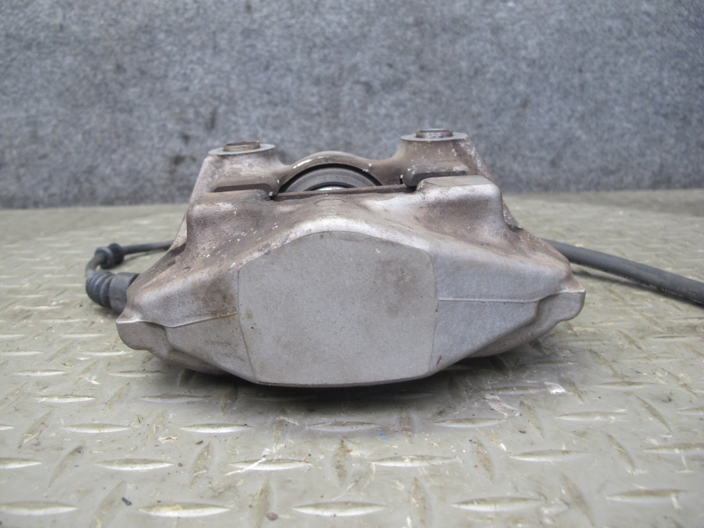 01-06 Lexus UCF30L LS430 Set of 2 Rear Left & Right Sumitomo Brake Caliper OEM