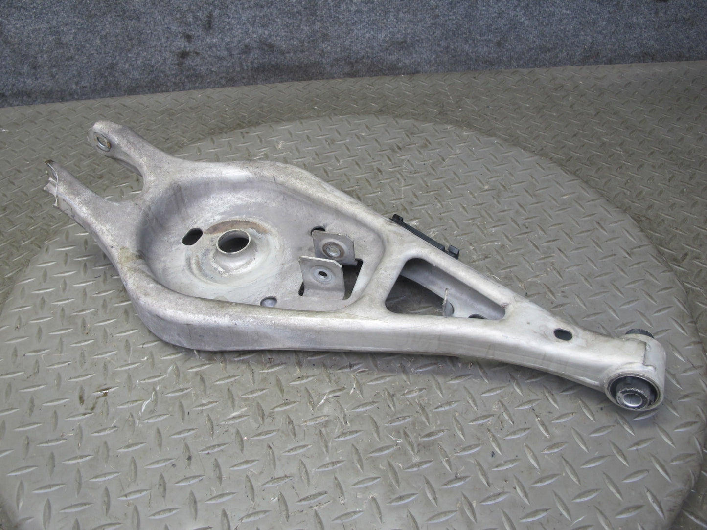 09-16 BMW E89 Z4 Set of 2 Rear Right Suspension Lower Control Arm OEM