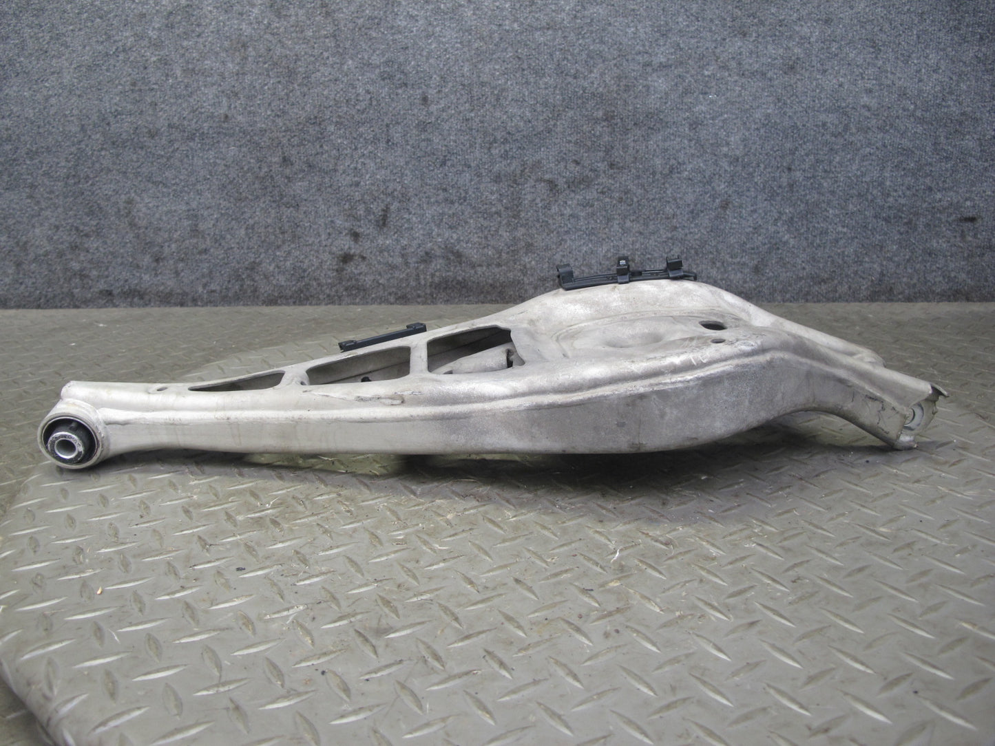 09-16 BMW E89 Z4 Set of 2 Rear Right Suspension Lower Control Arm OEM