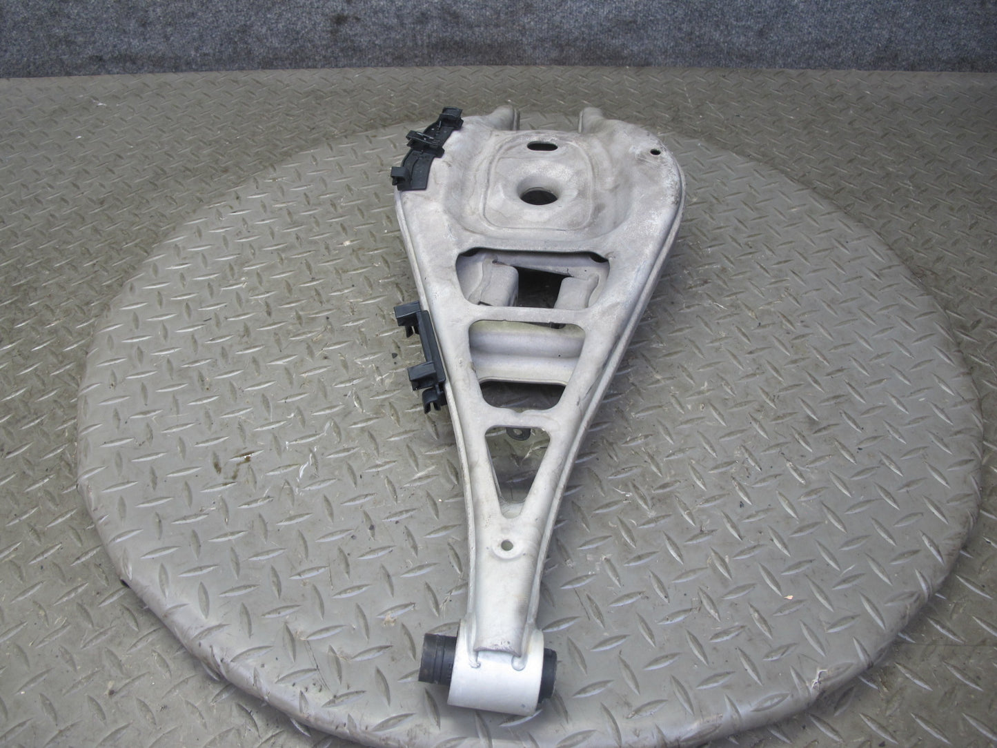 09-16 BMW E89 Z4 Set of 2 Rear Right Suspension Lower Control Arm OEM