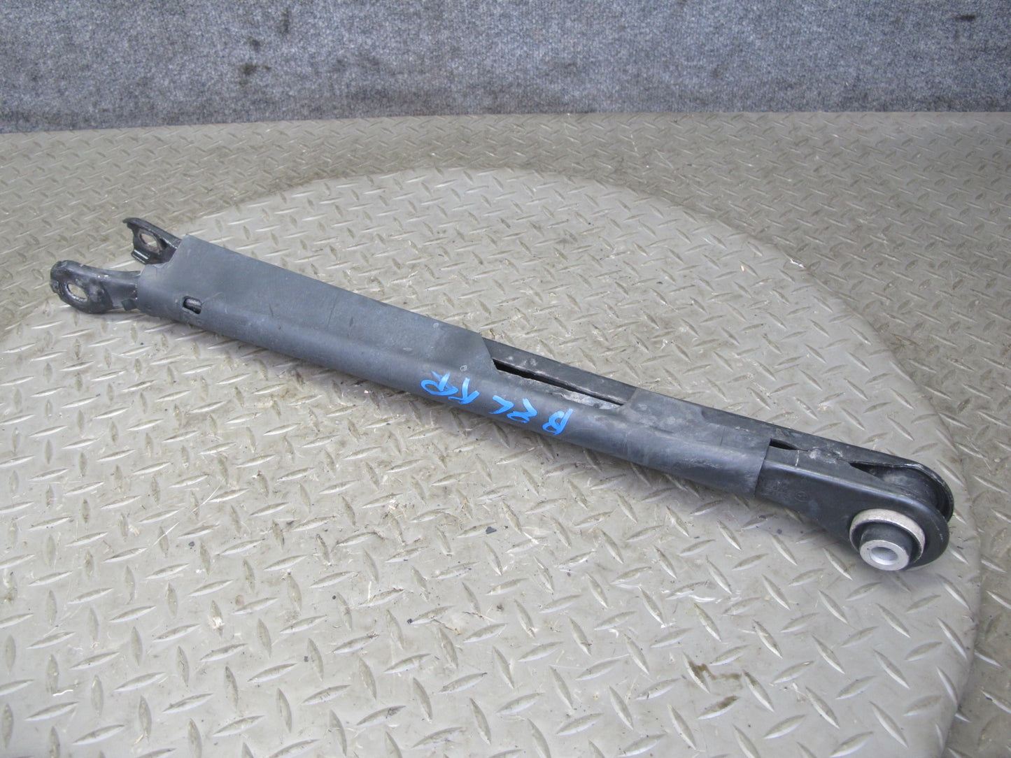 09-16 BMW E89 Z4 Set of 2 Rear Right Suspension Lower Control Arm OEM