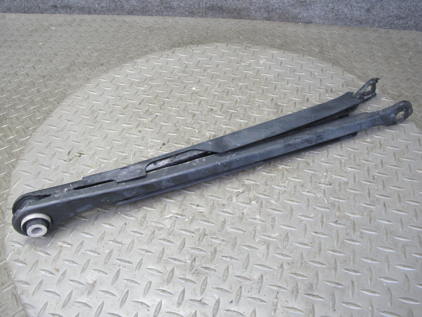 09-16 BMW E89 Z4 Set of 2 Rear Right Suspension Lower Control Arm OEM
