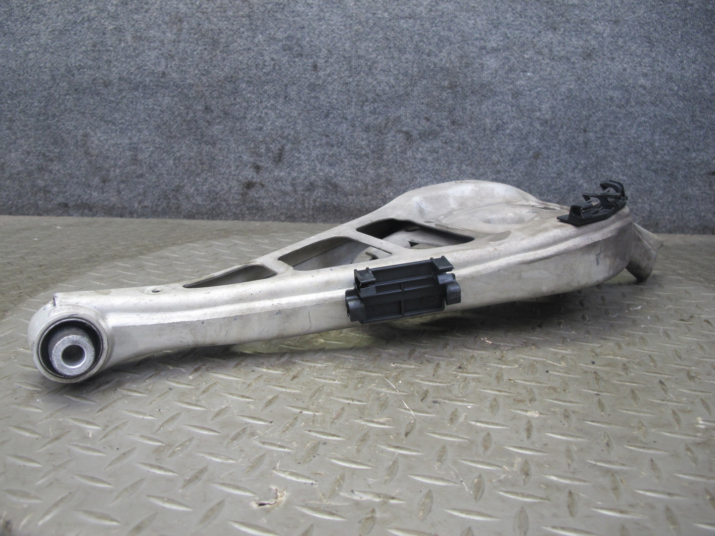 09-16 BMW E89 Z4 Set of 2 Rear Left Suspension Lower Control Arm OEM