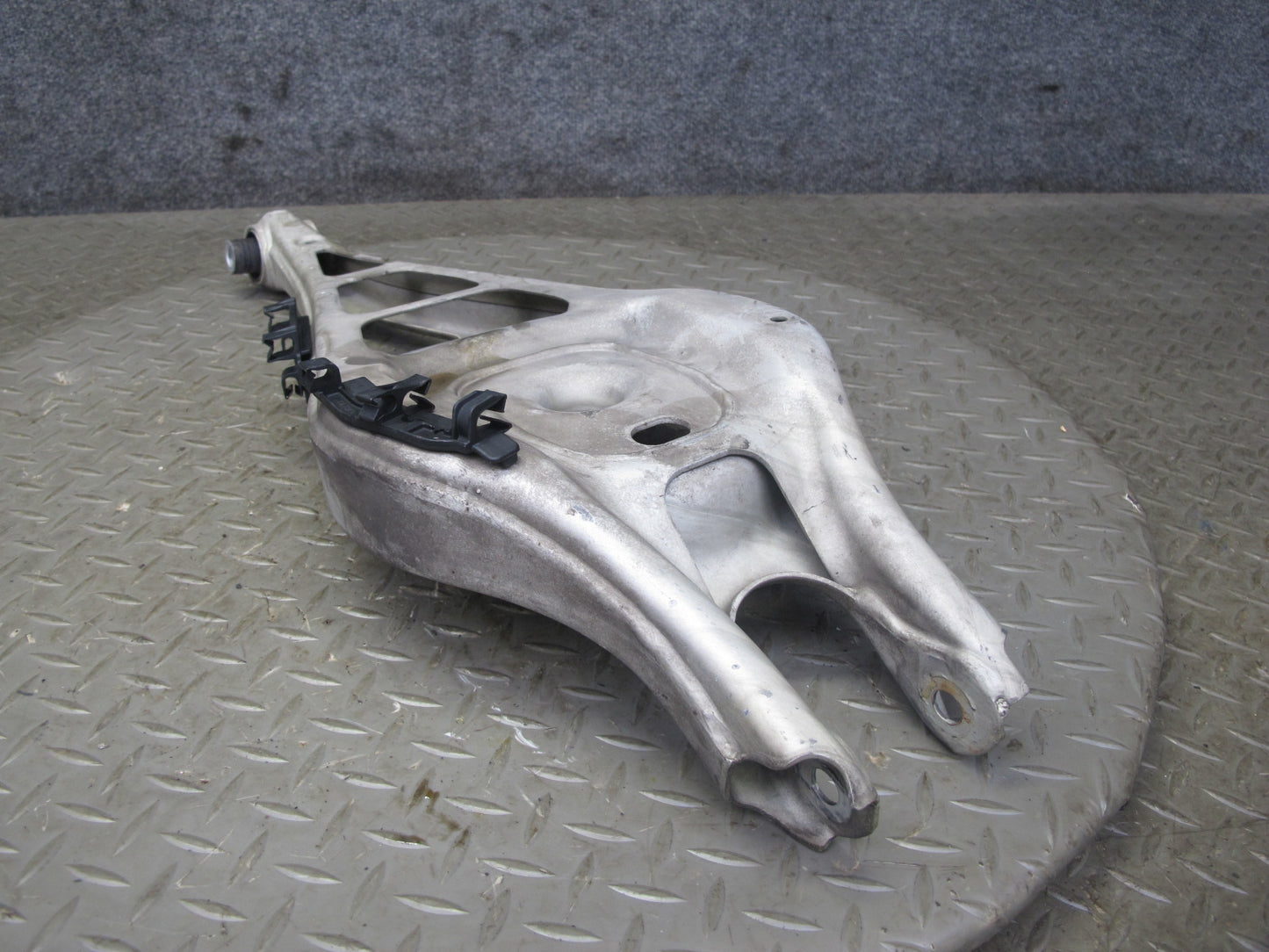 09-16 BMW E89 Z4 Set of 2 Rear Left Suspension Lower Control Arm OEM