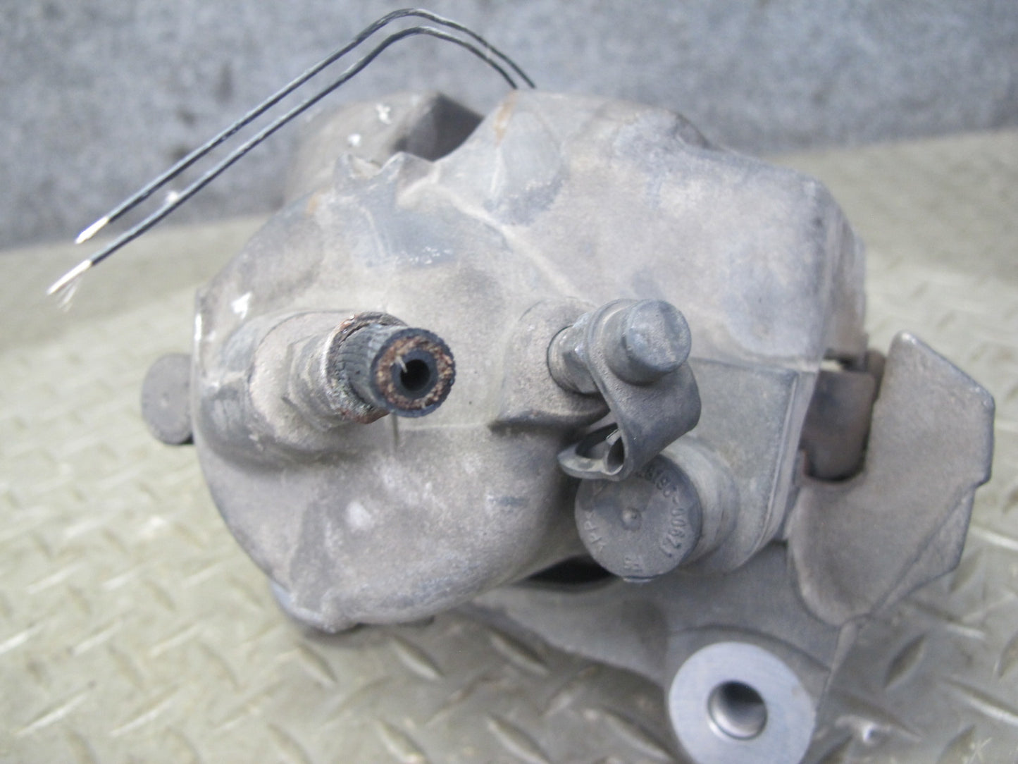 09-16 BMW E89 Z4 Set of 2 Front Left & Right Brake Caliper OEM