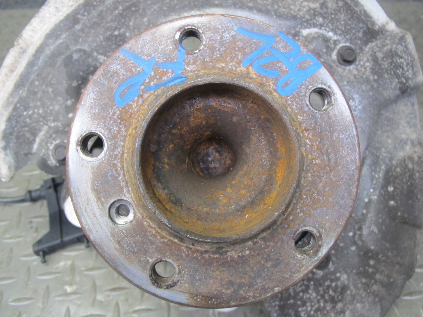 09-16 BMW E89 Z4 Front Right Spindle Knuckle Wheel Hub Bearing 6773210 OEM