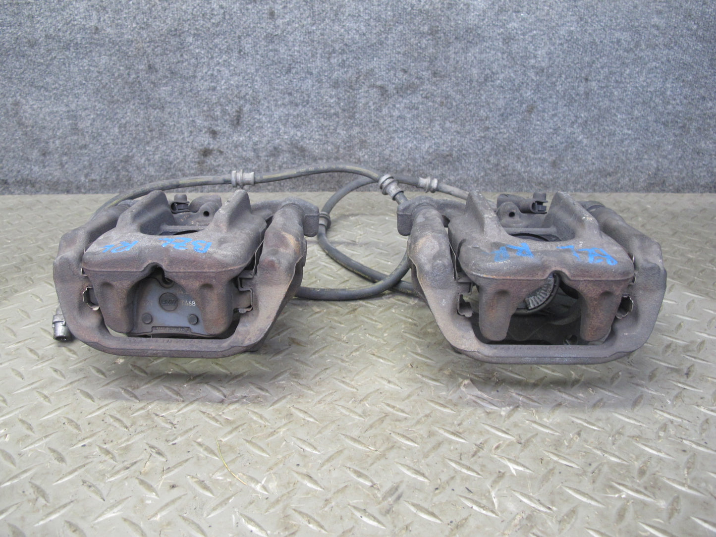 09-16 BMW E89 Z4 Set of 2 Rear Left & Right Brake Caliper OEM
