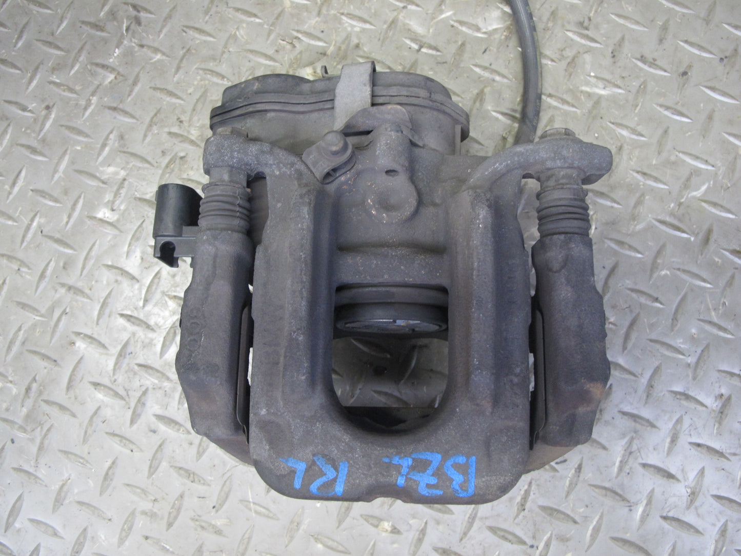 09-16 BMW E89 Z4 Set of 2 Rear Left & Right Brake Caliper OEM