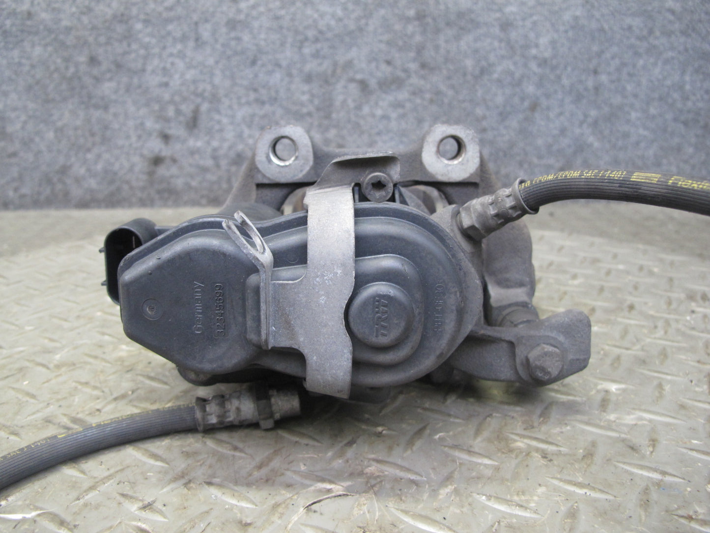 09-16 BMW E89 Z4 Set of 2 Rear Left & Right Brake Caliper OEM