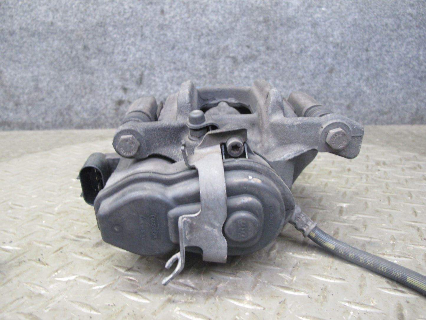 09-16 BMW E89 Z4 Set of 2 Rear Left & Right Brake Caliper OEM