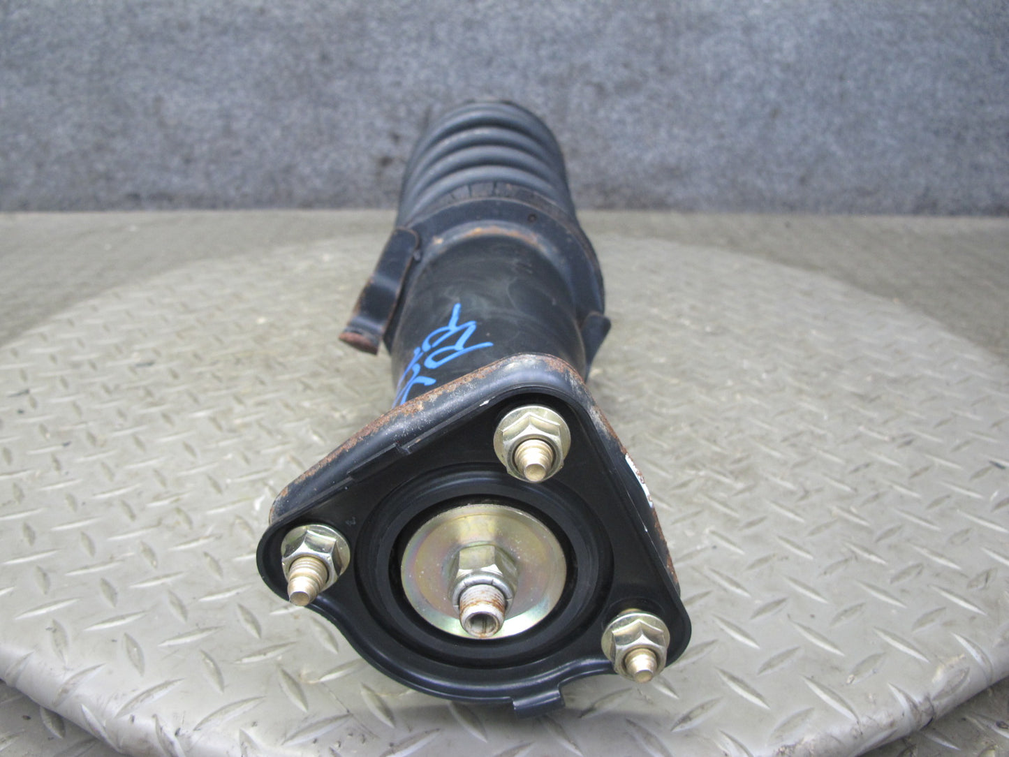 02-05 Lexus SC430 Set of 2 Rear Left & Right Suspension Strut Shock Absorber OEM