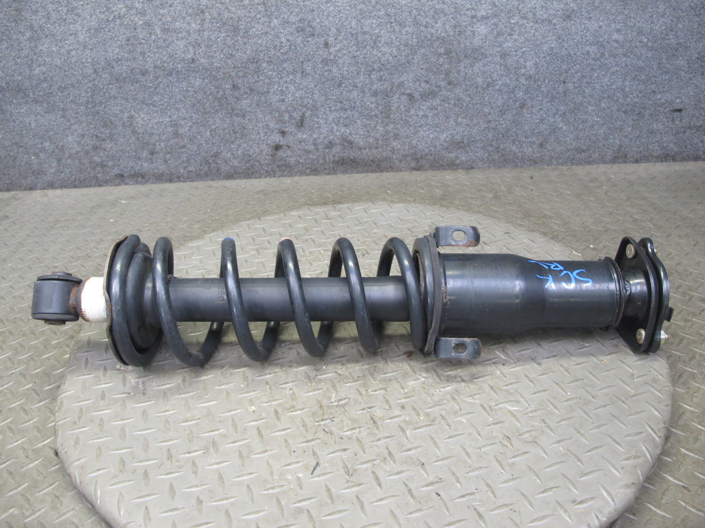 02-05 Lexus SC430 Set of 2 Rear Left & Right Suspension Strut Shock Absorber OEM